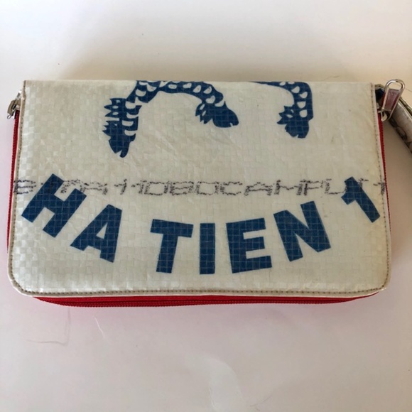 Malia Designs Recycled Cement Travel Wallet - Picture 4 of 4